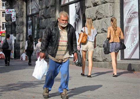 Ukraine Kiev September 112013 Homeless Man Walking Along Th