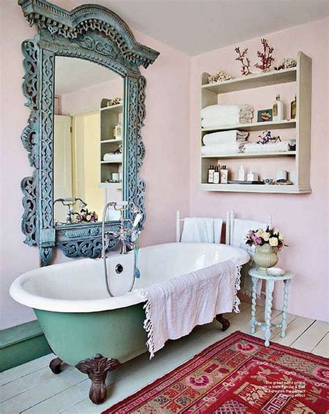 These bathroom decor ideas range from the quirky to the glamorous. 26 Refined Décor Ideas For A Vintage Bathroom - DigsDigs