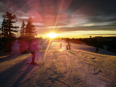 Sunset Skiing In The Sierra Nevada A Rare Chance To Ski Into The