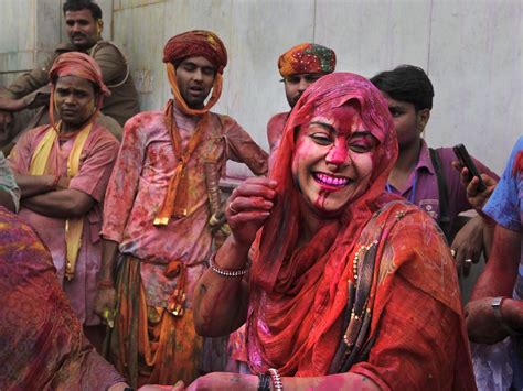 Stunning Photos Of Holi The Hindu Festival Of Colours Business Insider