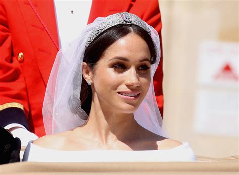 Meghan Markles Wedding Dress Who Made It Who Paid For It And Just How Much Did It Cost