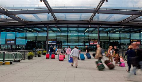 Pick Up Point At Gatwick Airport 1st Airport Taxis