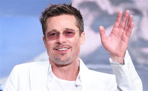 Im Also Going To Let Those Tinted Glasses Go Hot Brad Pitt Pictures 2017 Popsugar
