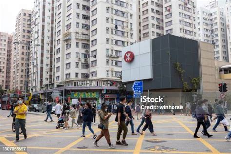 Mtr Whampoa Station In Hung Hom Kowloon Hongkong Stockfoto Und Mehr