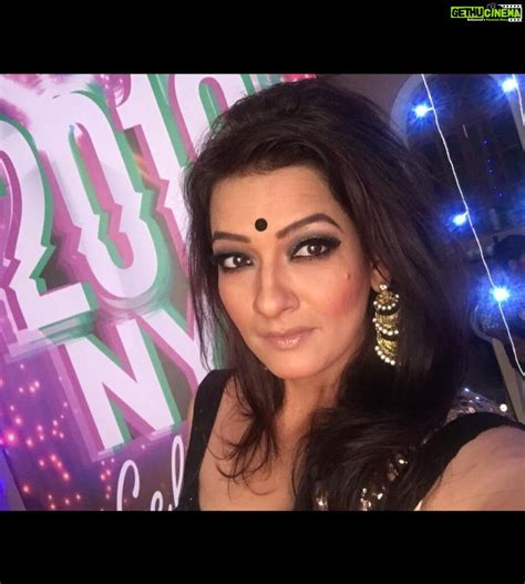 Actress Falguni Rajani Hd Photos And Wallpapers February 2020 Gethu