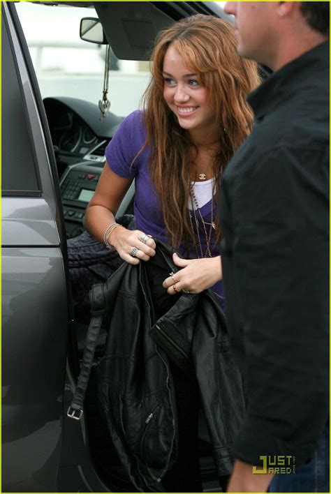 miley s pre birthday shopping spree photo 1460221 brandi cyrus miley cyrus pictures just jared