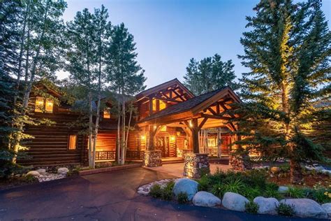 10 Gorgeous Homes That Get Luxe Mountain Living Right Luxury Cabin