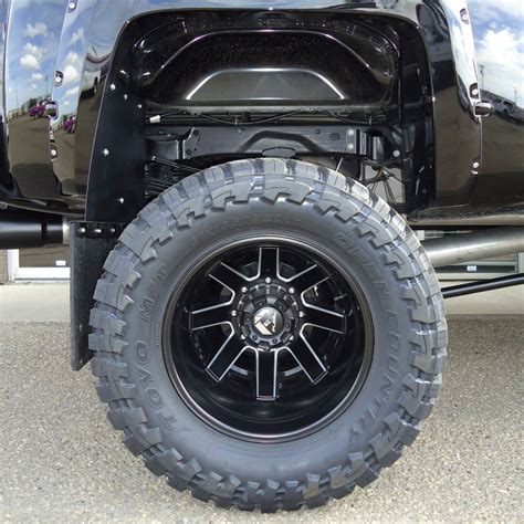Fuel® D538 Dually Maverick 1pc Wheels Matte Black With Milled Accents