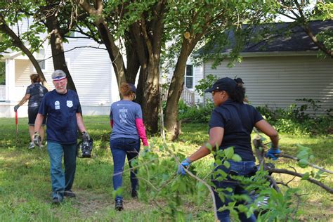 chn teams up with medical mutual and united way for a community engagement workday chn housing