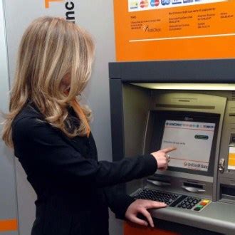 Non devi conoscere il tipo di operazione e hai tutti i beneficiari a porta di click. Attenti ai vostri conti correnti (banca e posta), vi ...