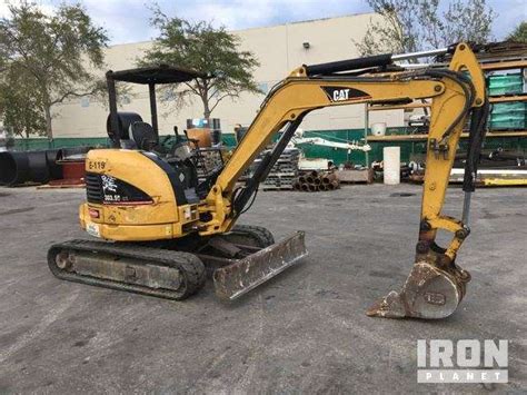 The cat 303.5e cr delivers high performance in a compact radius design to help you work in the tightest applications. 2006 Cat 303.5C CR Mini Excavator For Sale, 6,213 Hours ...