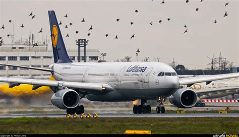 D Aikd Lufthansa Airbus A330 300 At Frankfurt Photo Id 706819