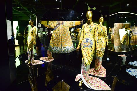 The Met Extends Popular 'China' Fashion Exhibit Through Labor Day | Observer