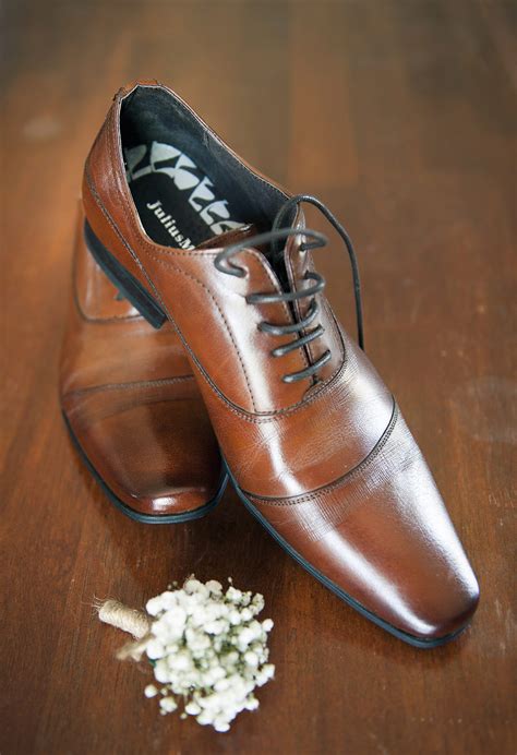 Being a wedding photographer, i see a lot of weddings and wedding receptions. Wedding Shoe Game - A fun reception game - SvenStudios