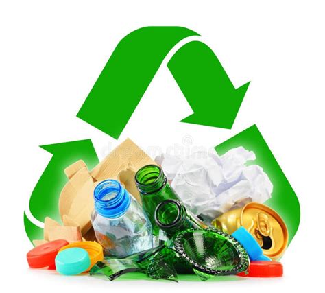 Basura Reciclable Que Consiste En El Metal Y El Papel Plásticos De