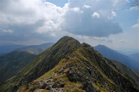 Topul Celor Mai înalte Vârfuri De Munte Din România De Peste 2500 De