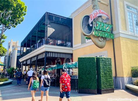 Home dining downtown disney district dining ralph brennans jazz kitchen express. Get 20 Beignets for $20 in Downtown Disney Today! | the ...
