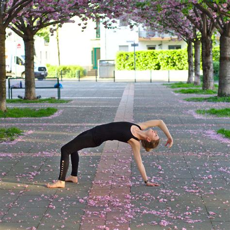 Nach dem üben ist eine kurze entspannung wichtig. Yoga Zuhause: 7 Tipps für Anfänger - flügelwesen - Blog ...