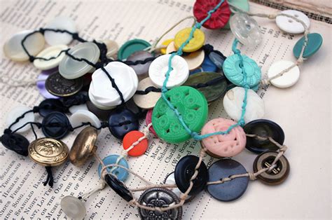 Craftyhope Button Bracelet Tutorial