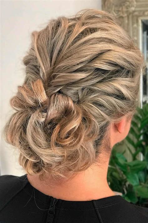 Charming Mother Of The Bride Hairstyles To Beautify The Big Day