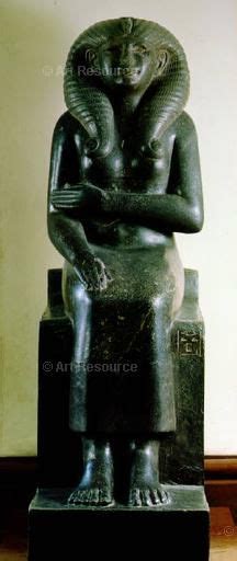 nofret queen 4th dynasty sesostris ii c 1844 1837 bce statue tanis egypt ancient