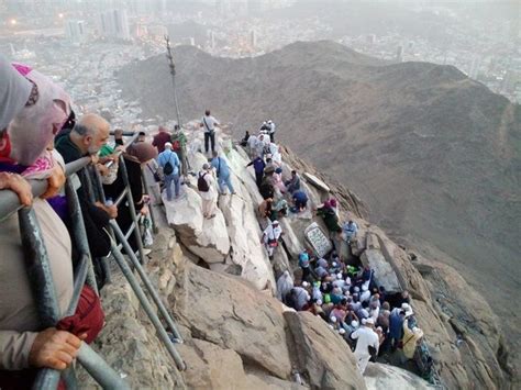Gua Hira Lorong Tersembunyi Di Jabal Nur Tempat Menyendiri Sebelum