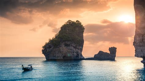 Sunset Camel Rock At Ao Nui Beach Ko Phi Phi Don Phi Phi Islands