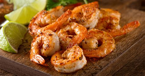 The serving is smaller in unit size or portion size that can be eaten with a fork from small plates or a type of cold hors d'oeuvres, may consist of shrimps, smoked beef, poached egg, spanish sardines and lettuce, sauce can be served at the side. Sheimp Appetizers That Can Be Served Cold - 10 Christmas ...