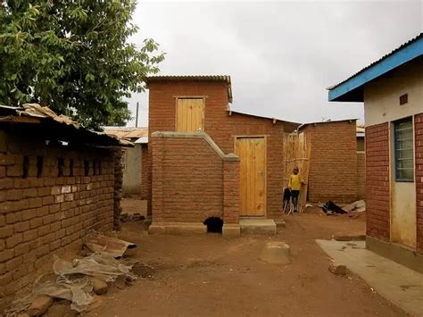 Building Ecosan Toilets In Blantyre Malawi Slum Dwellers International