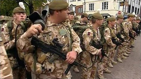 Bbc News Uk Wales Soldiers March Through Chester