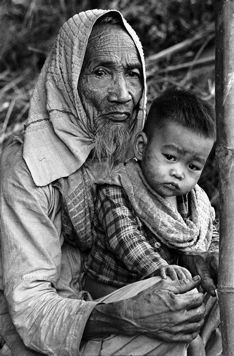 Vietnam War 1968 ĐÀ NẴng Elderly Man And Boy In War To Flickr