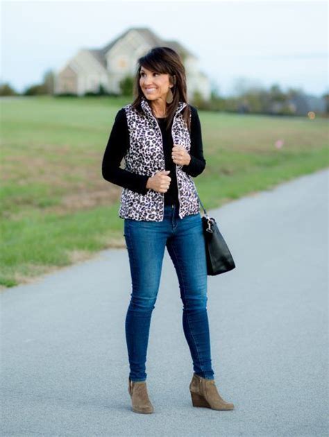 26 Days Of Fall Fashion For Women Over 40 Cyndi Spivey In 2020 Fall