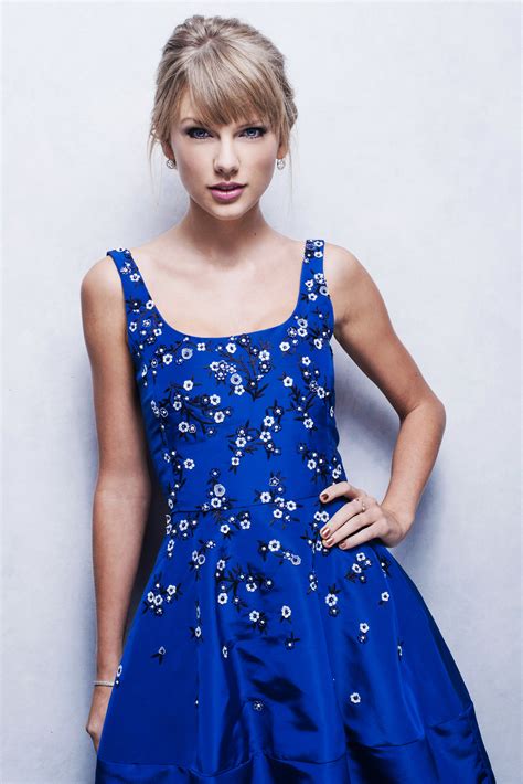 Wallpaper Taylor Swift Women Singer Simple Background Blue Eyes
