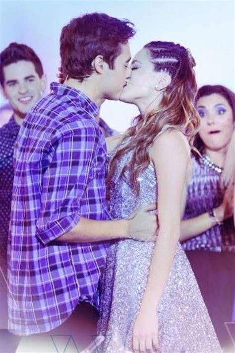 Leonetta Kiss♥ Movie Couples Disney Couples Cute Couples Disney Kiss Clara Alonso Programa