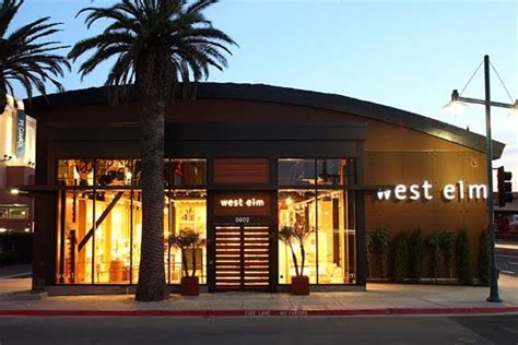 As soon as the fire alarm was sound, they follow the fire fighters, and went to see if anybody need restoration help. Color Marie: West Elm / Benjamin Moore Event
