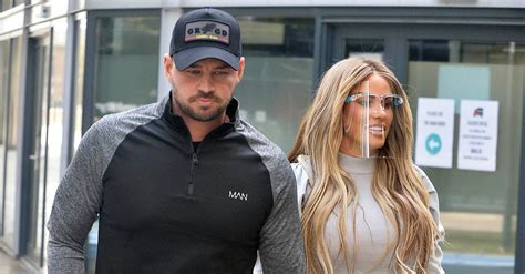 Katie Price Flies To Vegas With Carl Woods Sparking Marriage Rumours