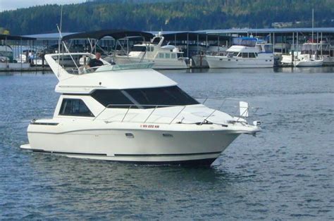 Bayliner Avanti Flybridge Sedan Boats Yachts For Sale