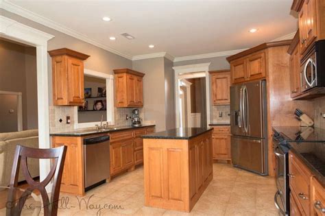 Find the best deals for new and used kitchen cabinets, islands and cupboards near you. #HomePaintingIdeasfromme | Maple kitchen cabinets, Kitchen ...