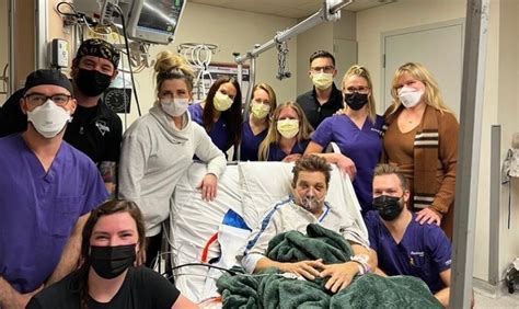 Celebra Jeremy Renner Sus 52 Años Desde El Hospital Posta Nuevo León