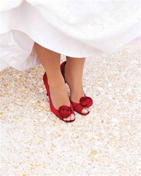 Невеста в чулках с красным педикюром фото картинки modnica club