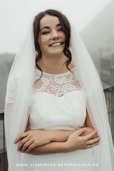In pronovias sind wir seit jahrzehnten die nummer 1 im verkauf von brautkleidern, wir geben uns täglich mühe, um ihren hochzeitstag unvergesslich zu machen. Pin auf moderne Brautkleider