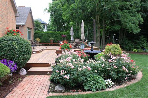 See more ideas about backyard, deck landscaping, outdoor gardens. Relaxing Deck - Traditional - Landscape - Grand Rapids ...