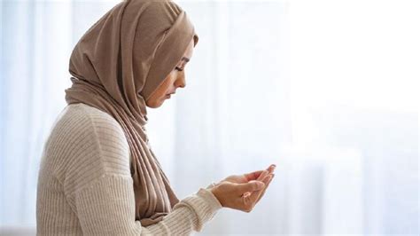 Bacaan doa meminta hikmah merupakan satu di antara doa mustajab dan doa harian yang dibaca setelah salat fardu. Doa Minta Dibukakan Pintu Rezeki - Nah sahabat itulah doa ...