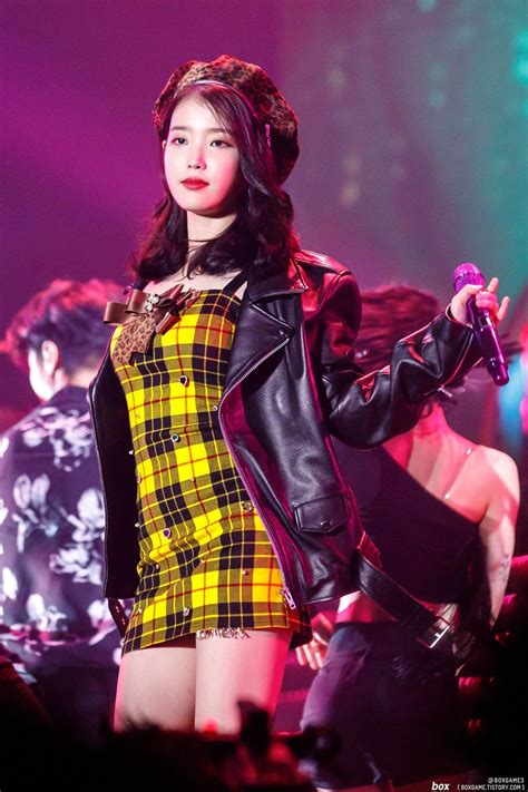 Iu Concert Korean Star Iu Falls In Love With Crowd In First Ph