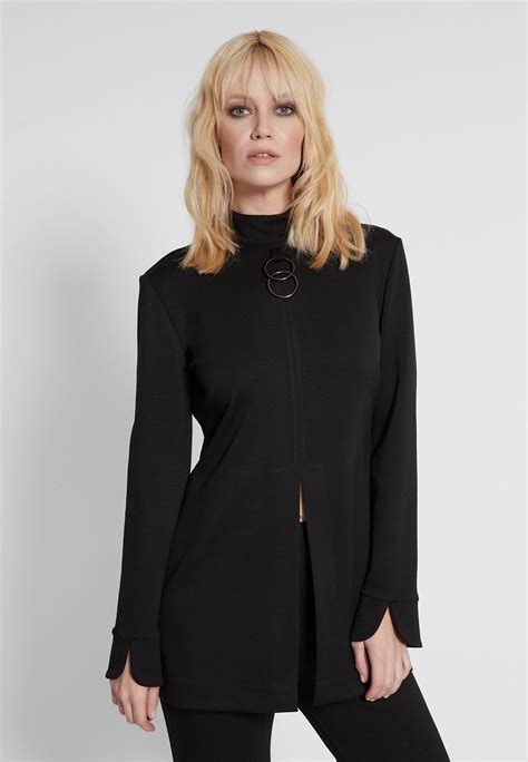 Extravagant Top Hekara In Black With Cut Out Ana Alcazar