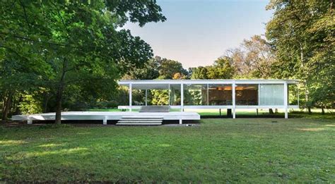 Unique Design The Renowned Farnsworth House By Mies Van Der Rohe
