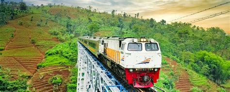 Di tahun 2012, tiket.com resmi menjalin kerjasama dengan pt. Cara Praktis Pesan Tiket Kereta Api di Rumah | LinkAja