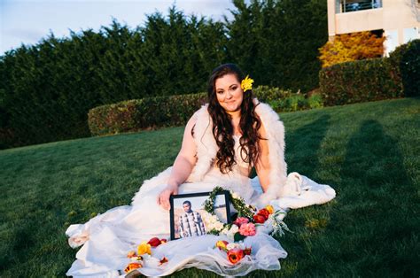 This Bride Did A Moving Photo Shoot After Her Fiancé Died A Month