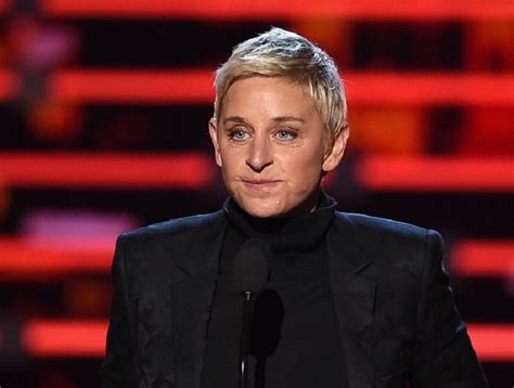 Ellen degeneres, american comedian and television host known for her quirky observational humor. Ellen DeGeneres y su incómoda entrevista con Dakota ...