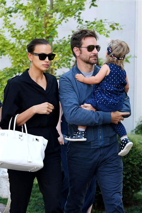 She received international recognition in 2007 when she became the exclusive contracted face of intimissimi lingerie. Bradley Cooper + Irina Shayk: Die Schöne und der Beau ...